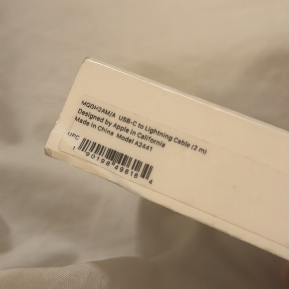 Apple Lightning to USB-C Cable (2 m)I phone - Picture 2 of 2